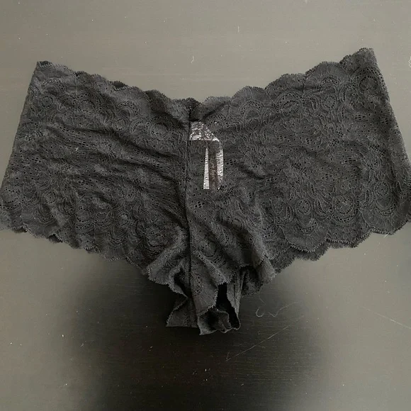 Hanky Panky Black Lace Panties with OPEN CROTCH - Picture 3 of 5